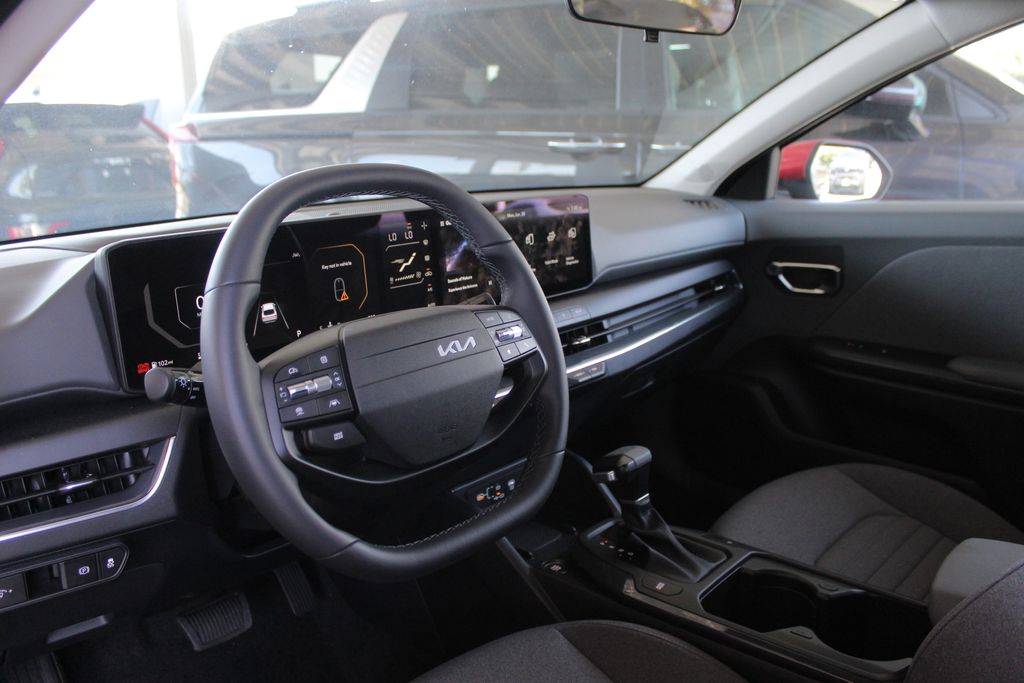 2025 Kia K4 EX photo 10