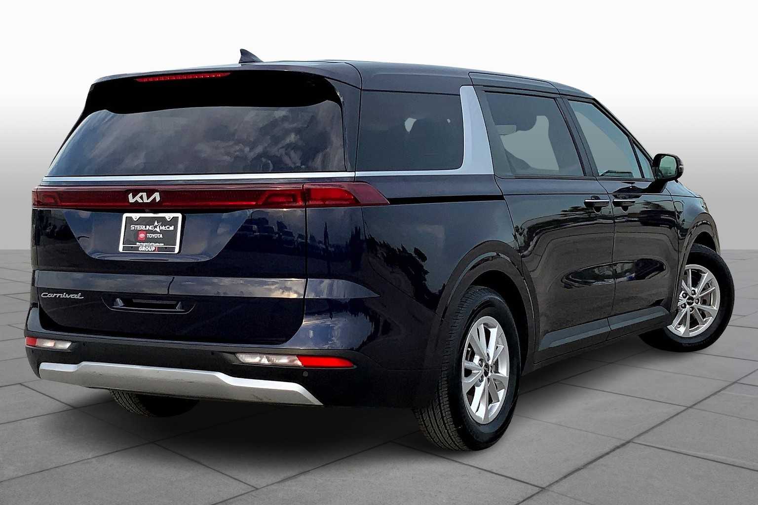 2022 Kia Carnival LXS photo 12