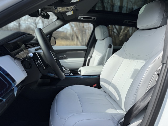 2025 Land Rover Range Rover Sport P360 S photo 14