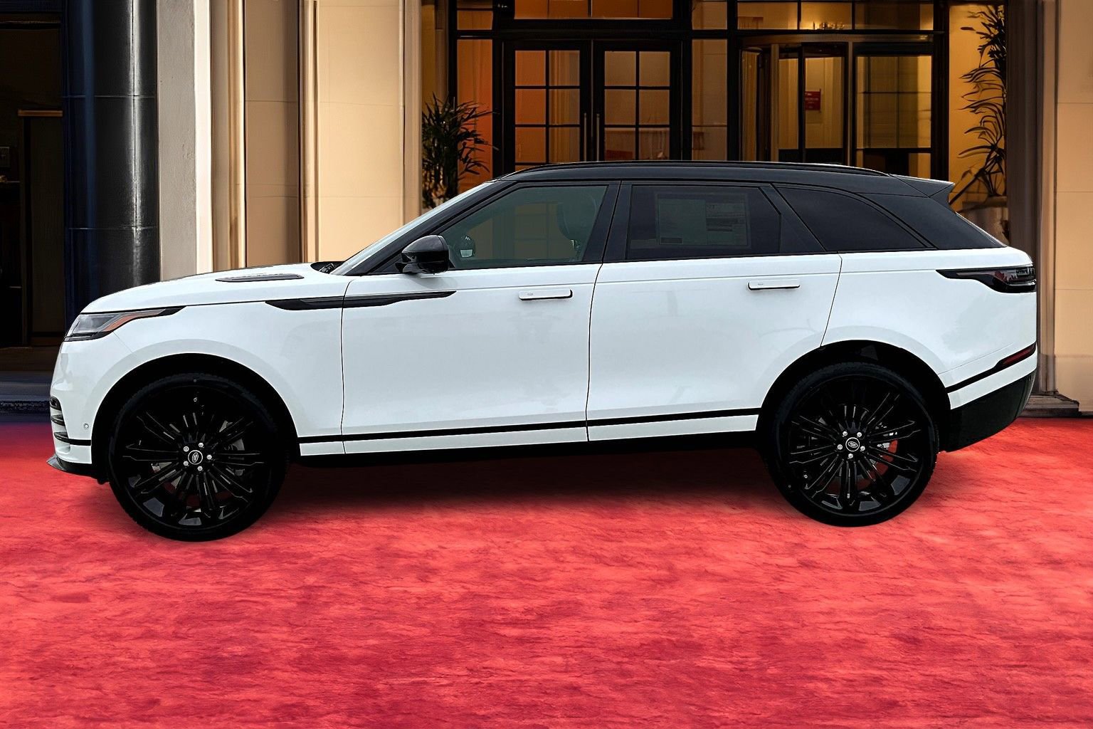 2026 Land Rover Range Rover Velar SE photo 2