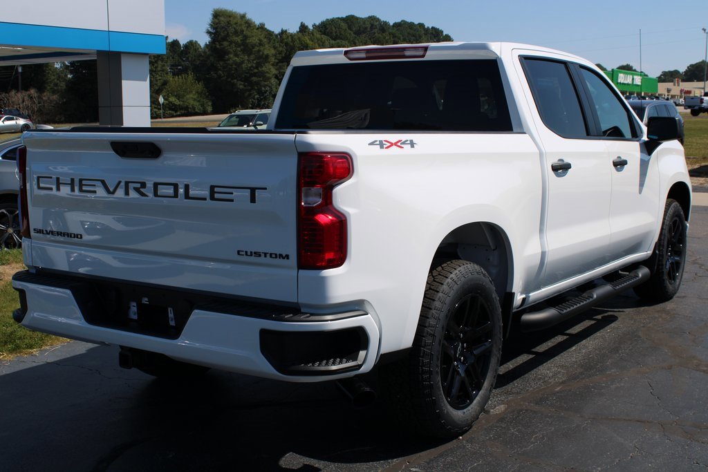 2026 Chevrolet Silverado 1500 Custom photo 4