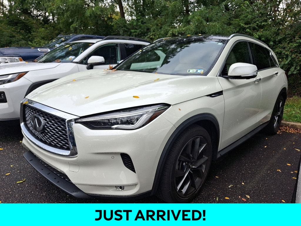 2019 Infiniti QX50 Essential photo 3