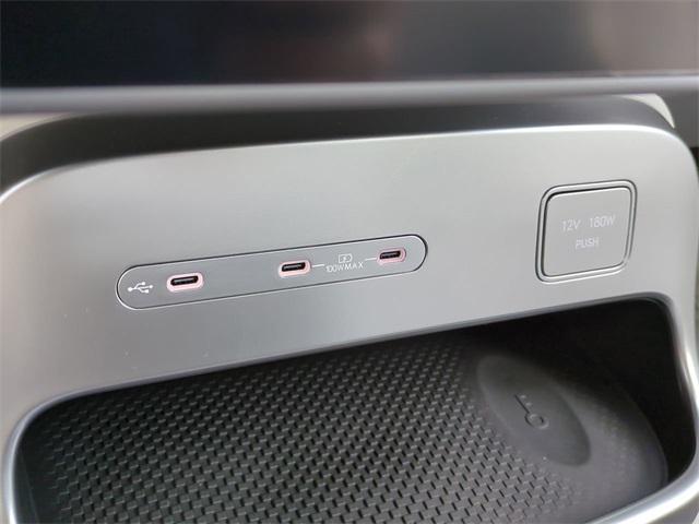 2026 Hyundai Ioniq SEL photo 21