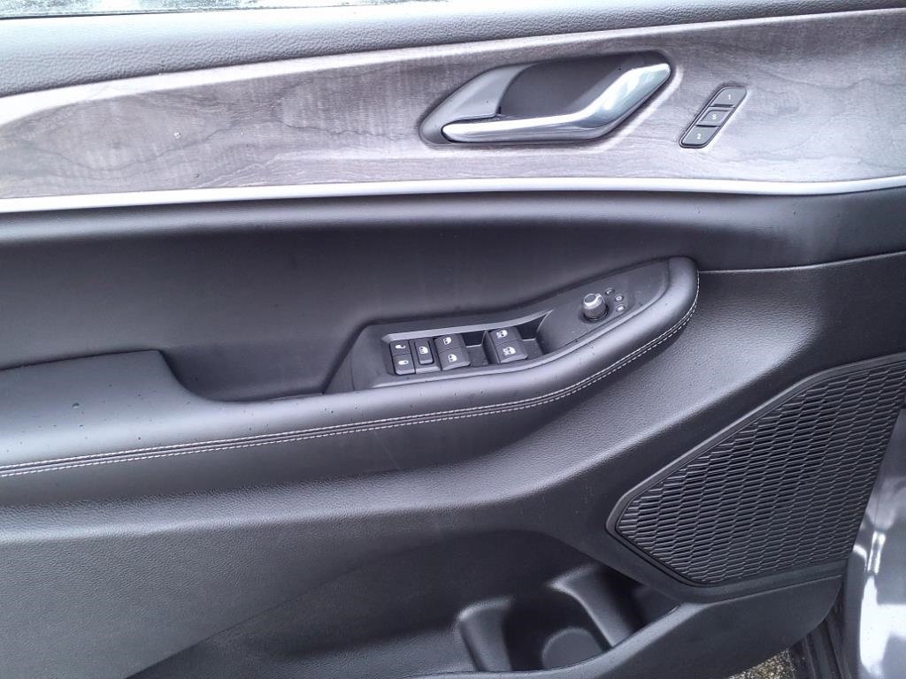2025 Jeep Grand Cherokee Limited photo 5