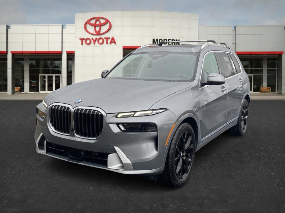 2025 BMW X7 40i's photo