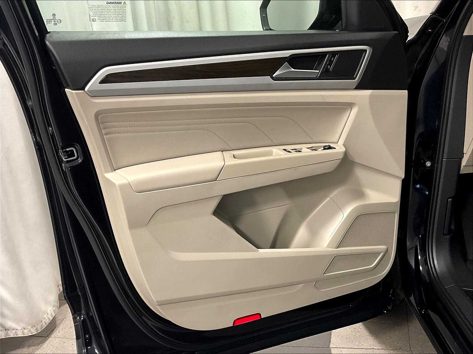 2022 Volkswagen Atlas V6 SE Technology photo 5