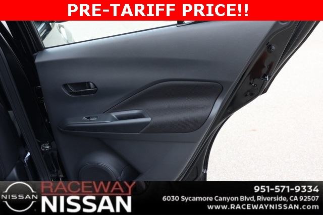 2025 Nissan Kicks Play S photo 17