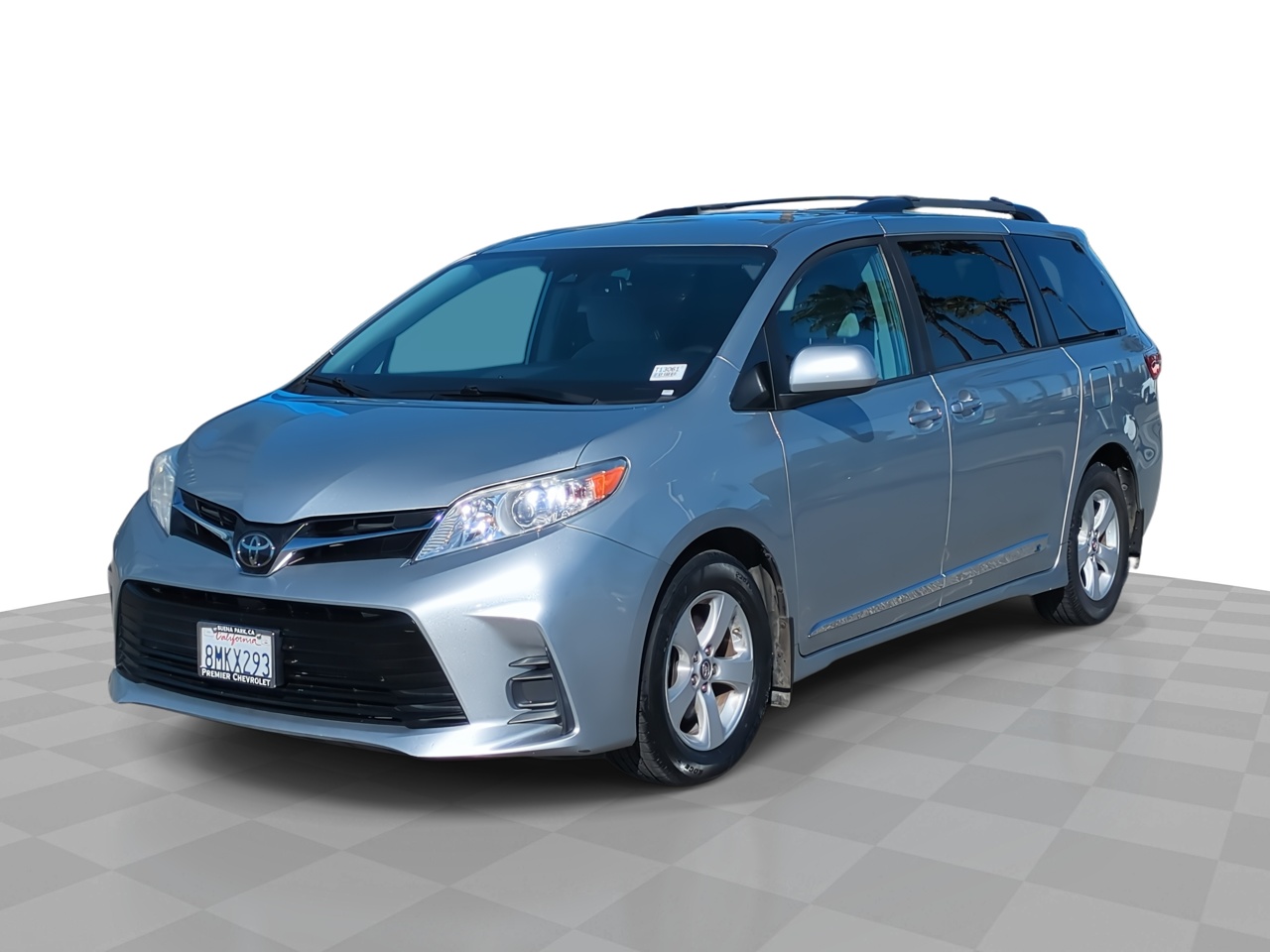 2020 Toyota Sienna LE's photo