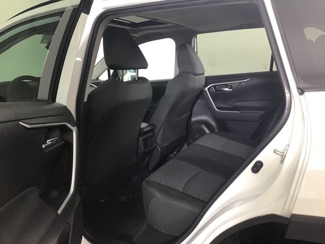 2022 Toyota RAV4 XLE photo 20