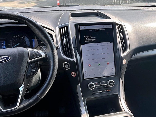 2022 Ford Edge SEL photo 6