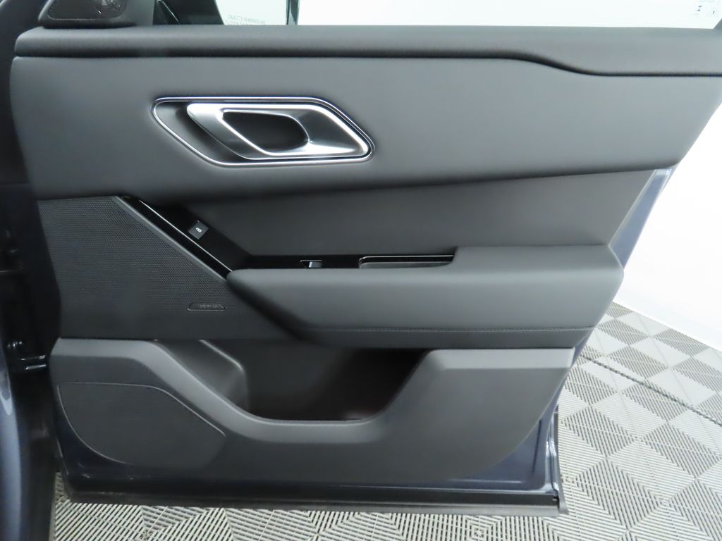 2026 Land Rover Range Rover Velar S photo 21