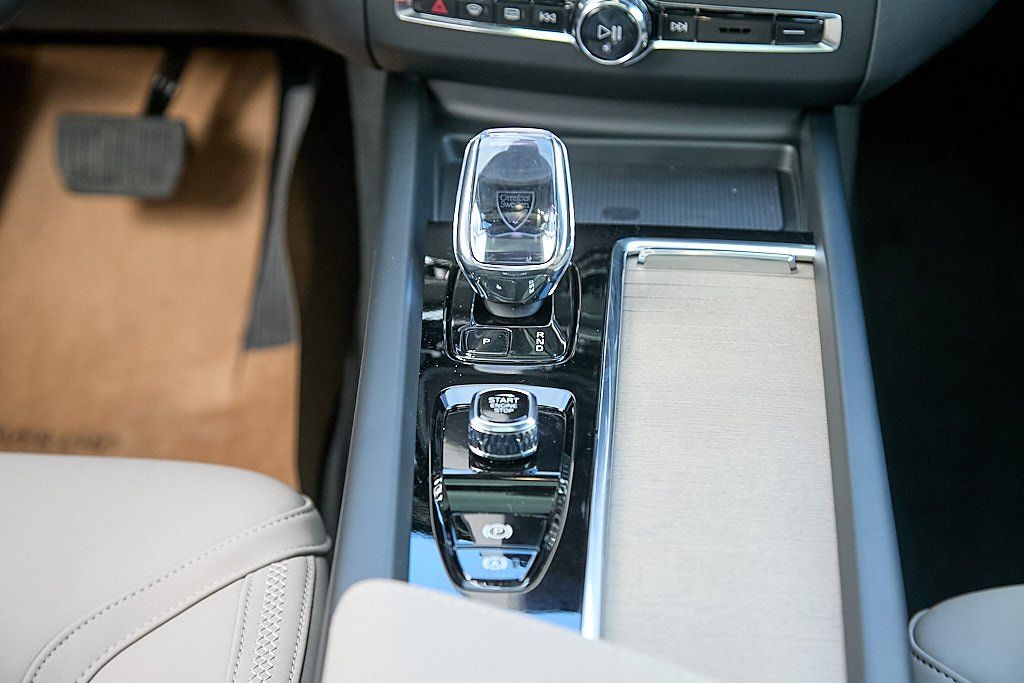 2026 VOLVO XC60 - Image 29