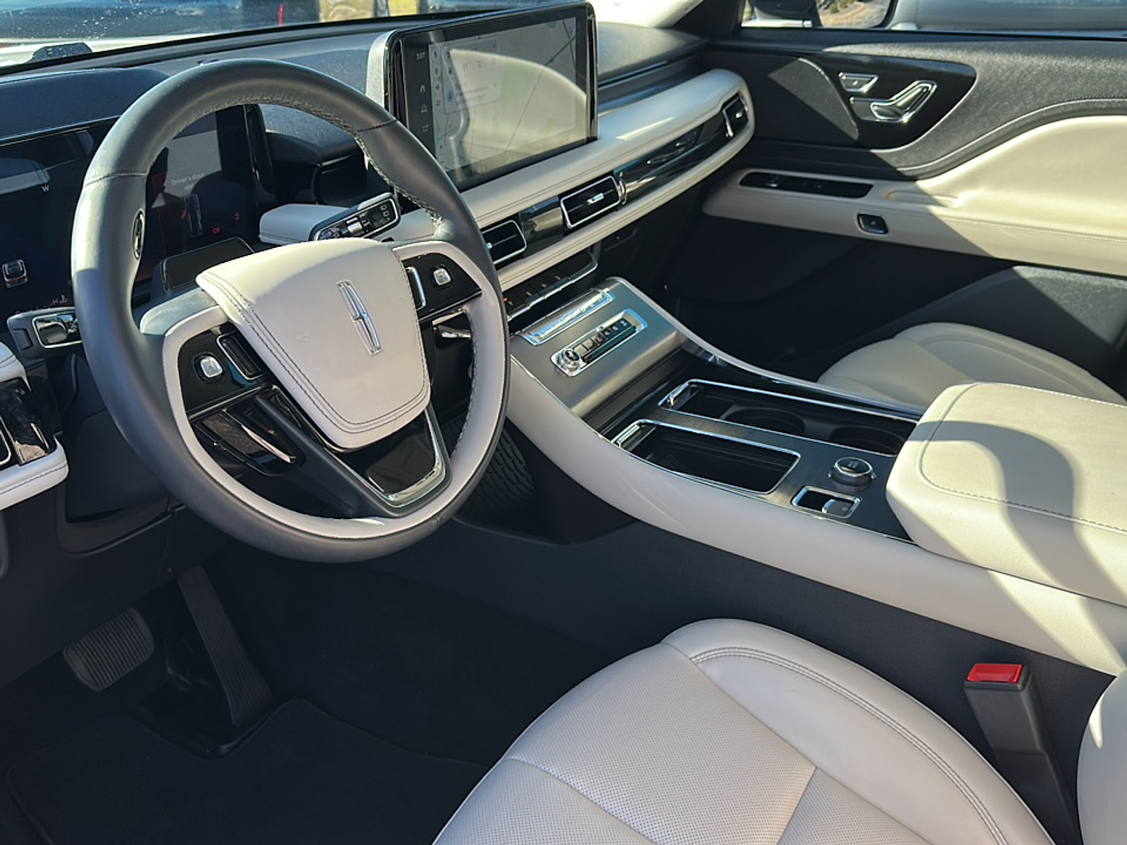 2025 Lincoln Aviator Premiere photo 2