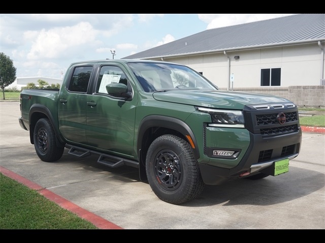 2026 Nissan Frontier PRO-X's photo