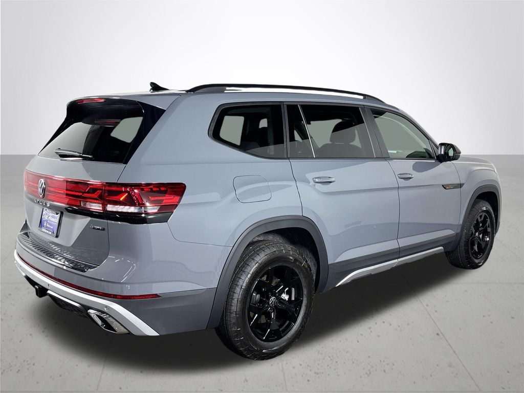 2025 Volkswagen Atlas Peak Edition SE photo 4