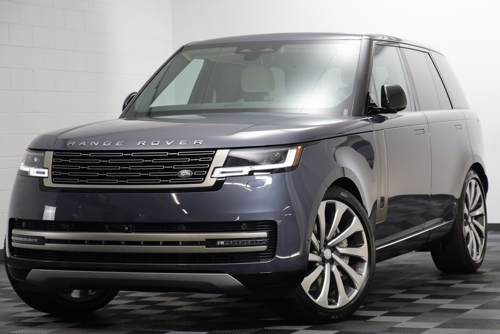 2025 Land Rover Range Rover SE's photo