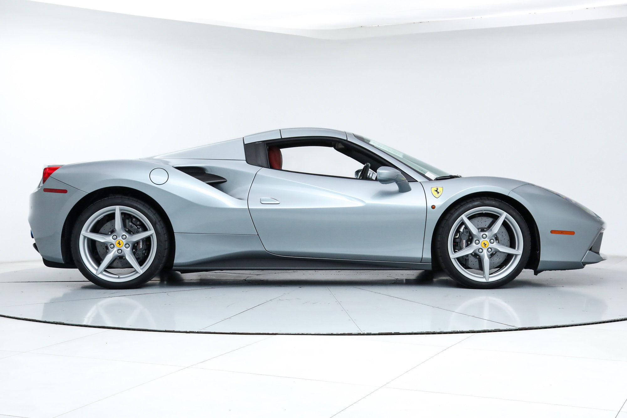 2017 Ferrari 488 Spider photo 10