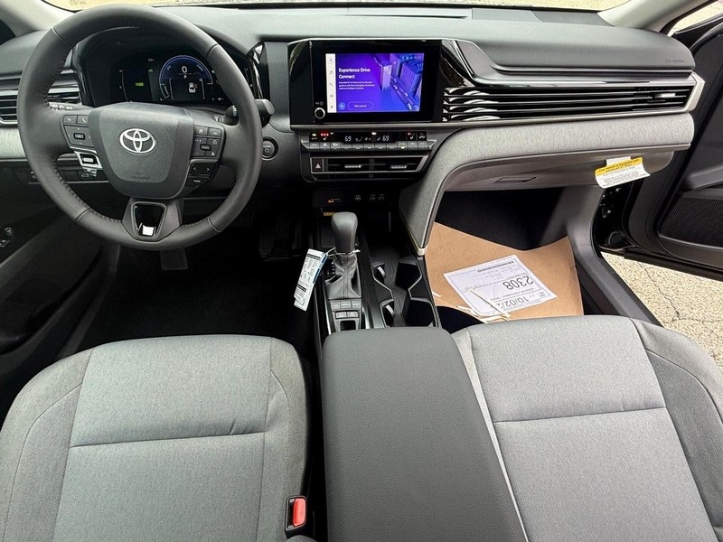 2026 Toyota Camry LE photo 3