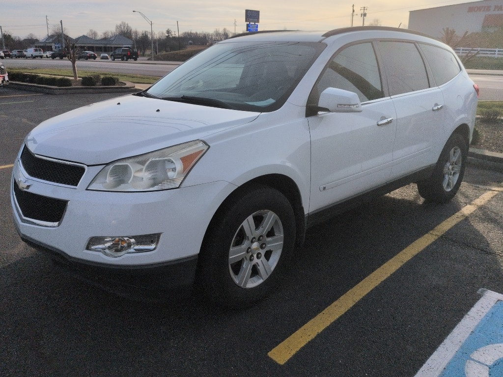 2010 Chevrolet Traverse 1LT's photo