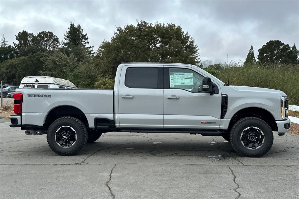 2026 Ford F-350 photo 3