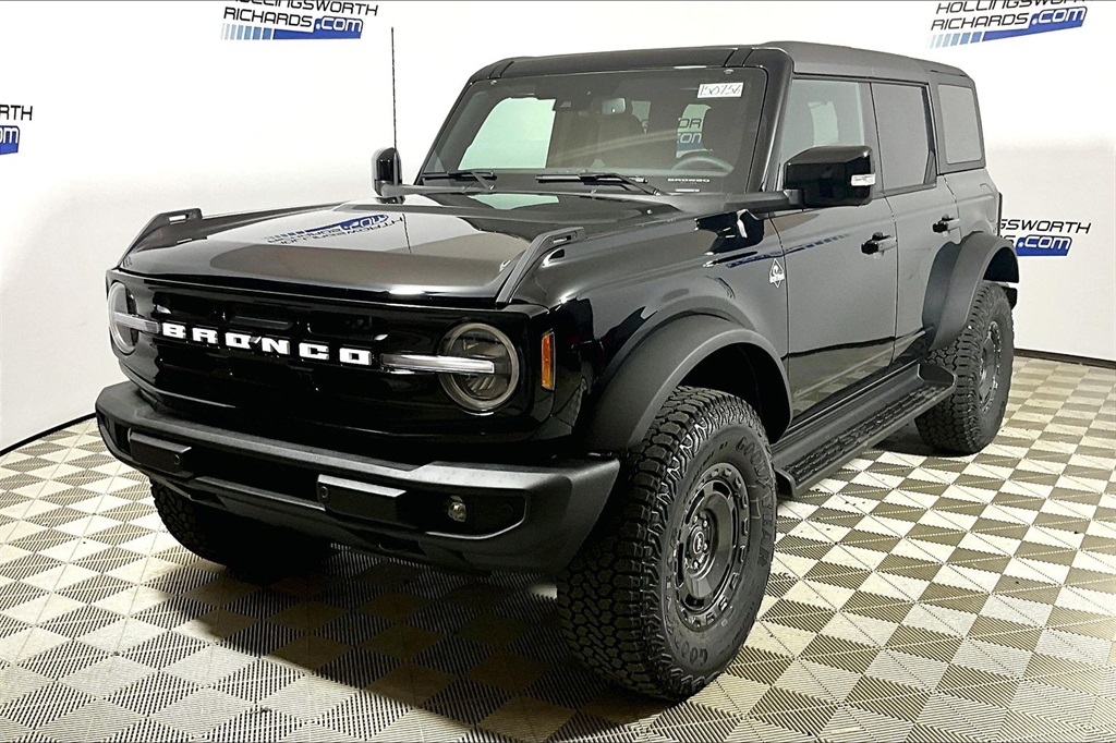 2025 Ford Bronco 4-Door Outer Banks's photo