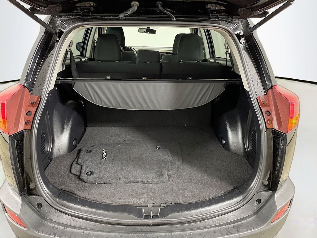 2013 Toyota RAV4 XLE photo 20