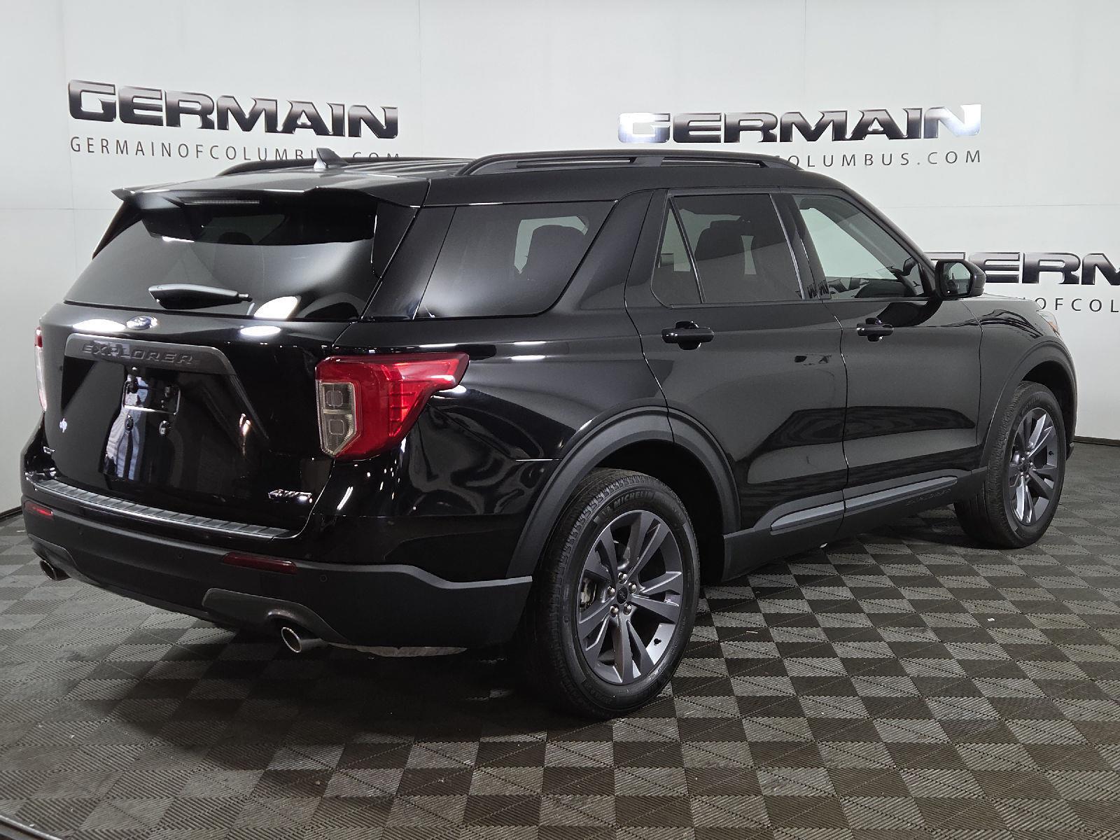 2023 Ford Explorer XLT photo 3