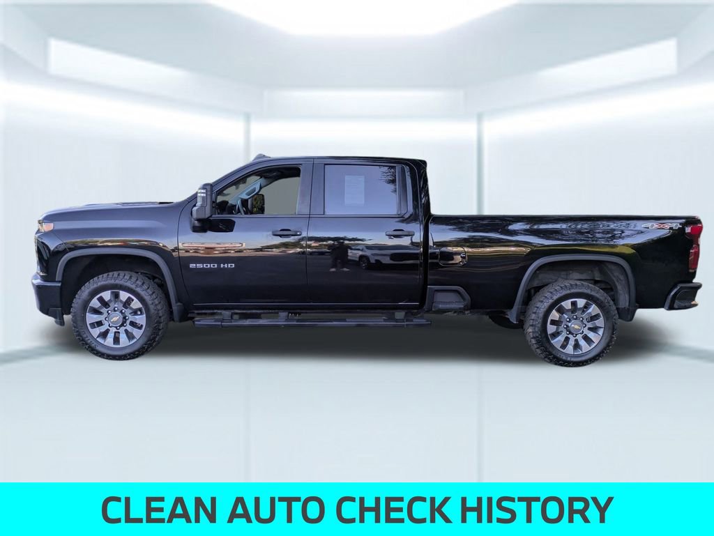 2023 Chevrolet Silverado 2500HD Custom photo 2