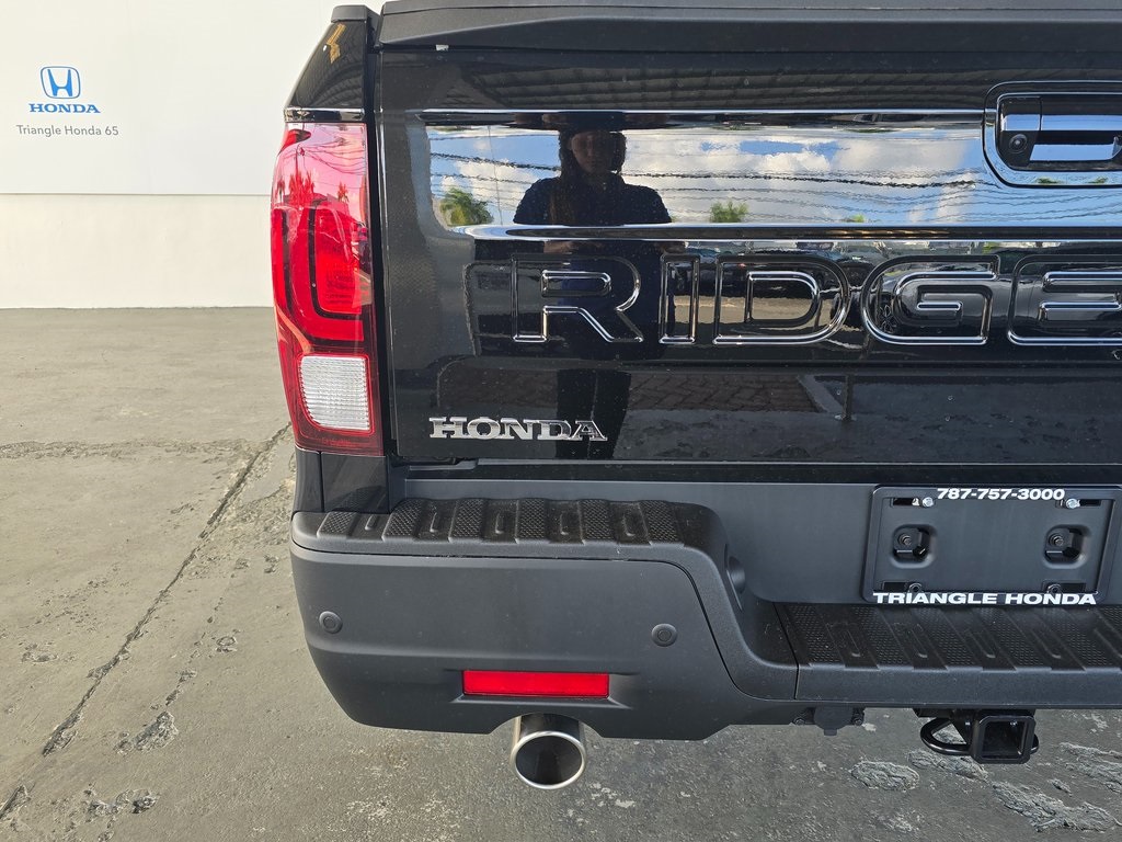 2025 Honda Ridgeline Black Edition photo 37