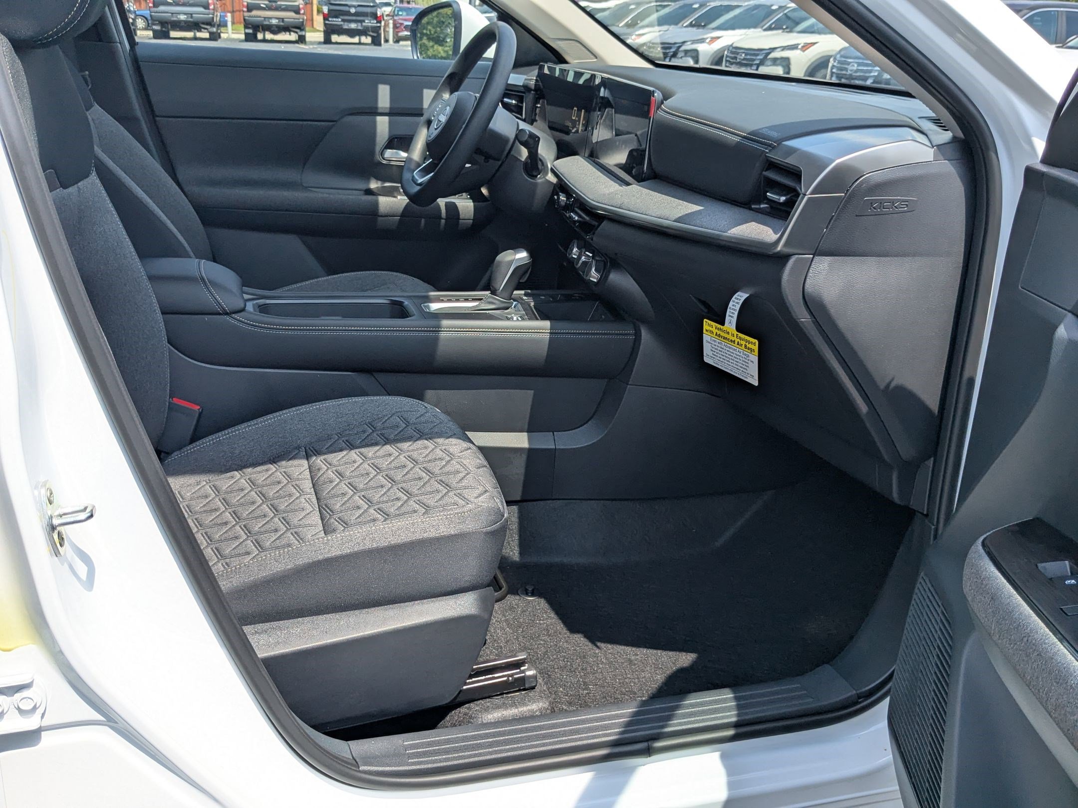 2025 Nissan Kicks SV photo 16