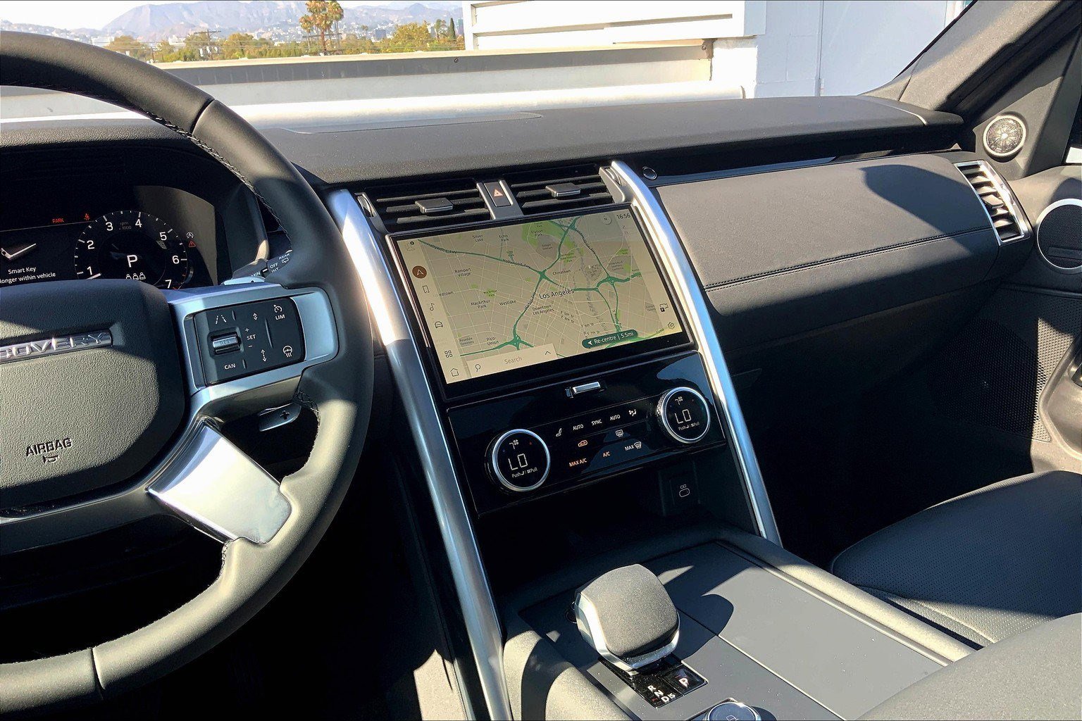2025 Land Rover Discovery S photo 5