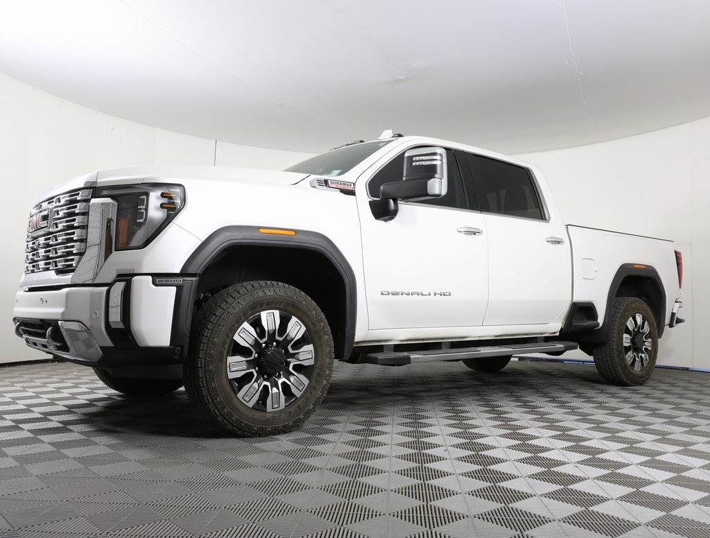 2024 GMC Sierra 2500HD Denali's photo