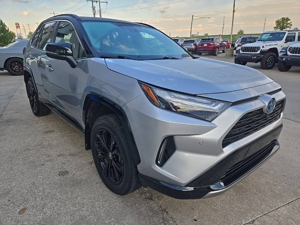 2022 Toyota RAV4 Hybrid XSE photo 15