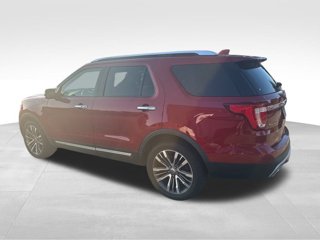 2017 Ford Explorer Platinum photo 2