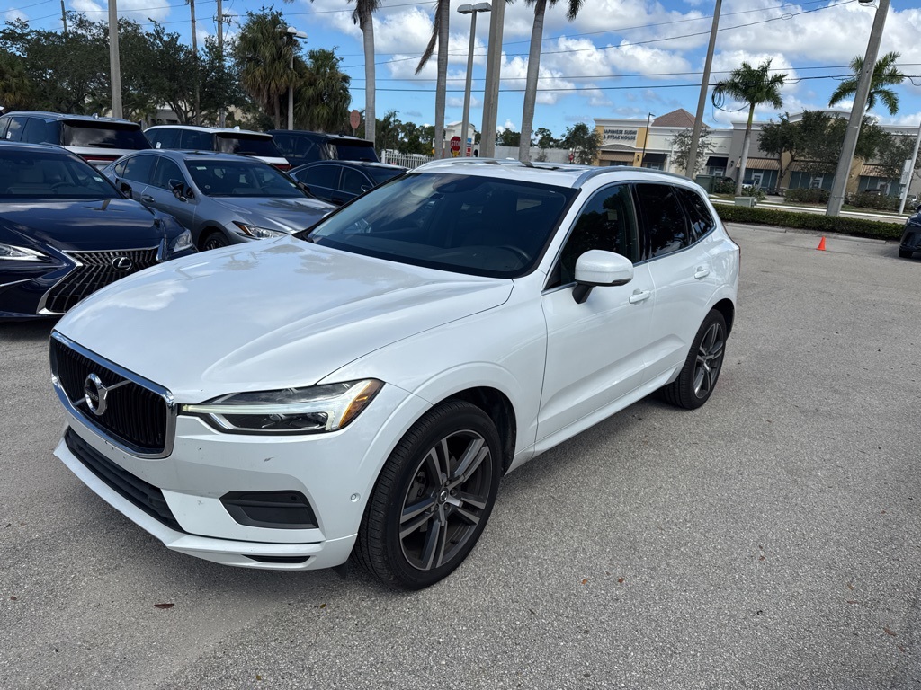 2019 Volvo XC60 T5 Momentum photo 3