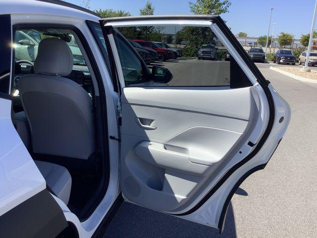 2026 Hyundai Kona SEL photo 24