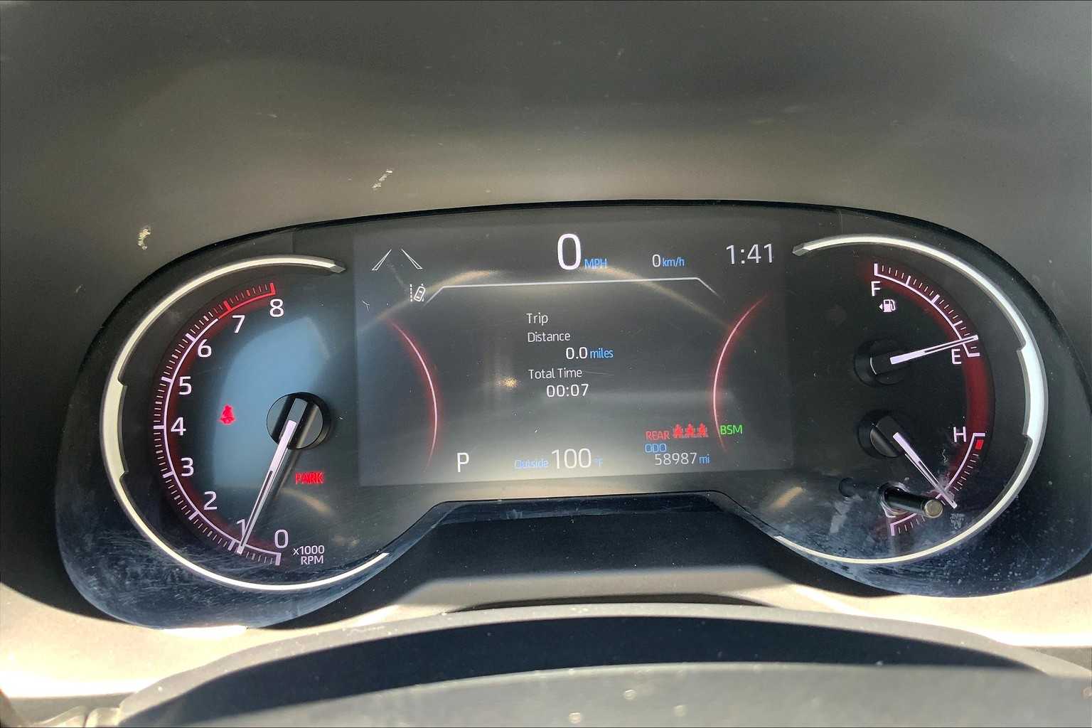 2023 Toyota RAV4 XLE photo 24