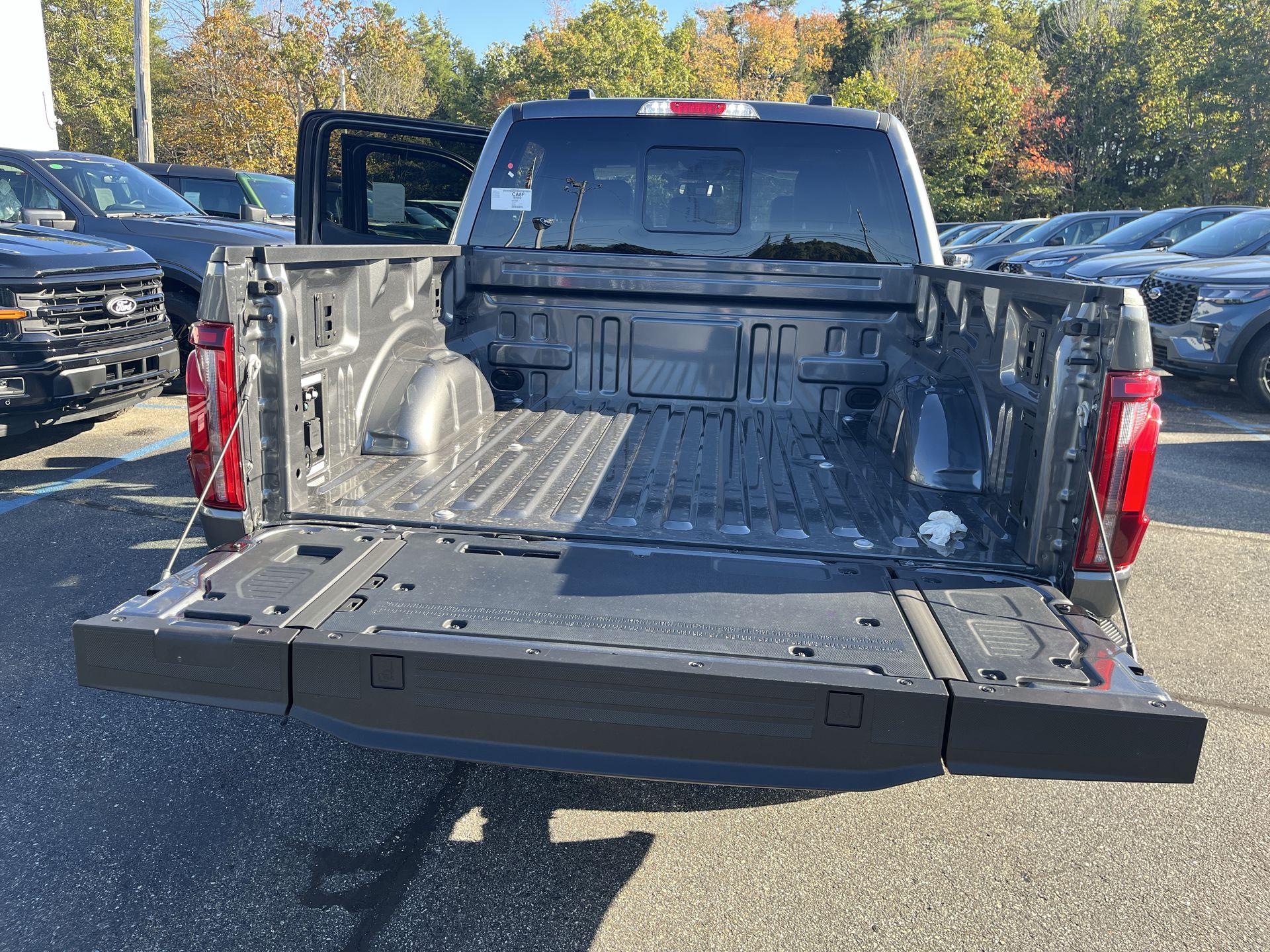 2025 Ford F-150 Lariat photo 2