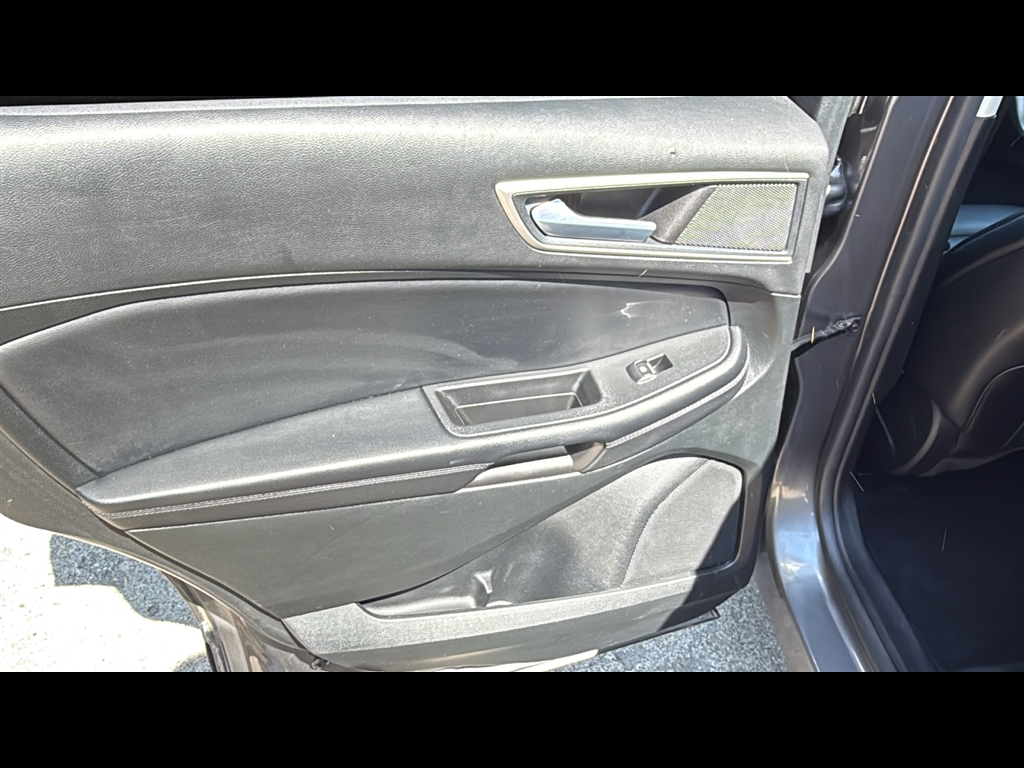 2023 Ford Edge SEL photo 20