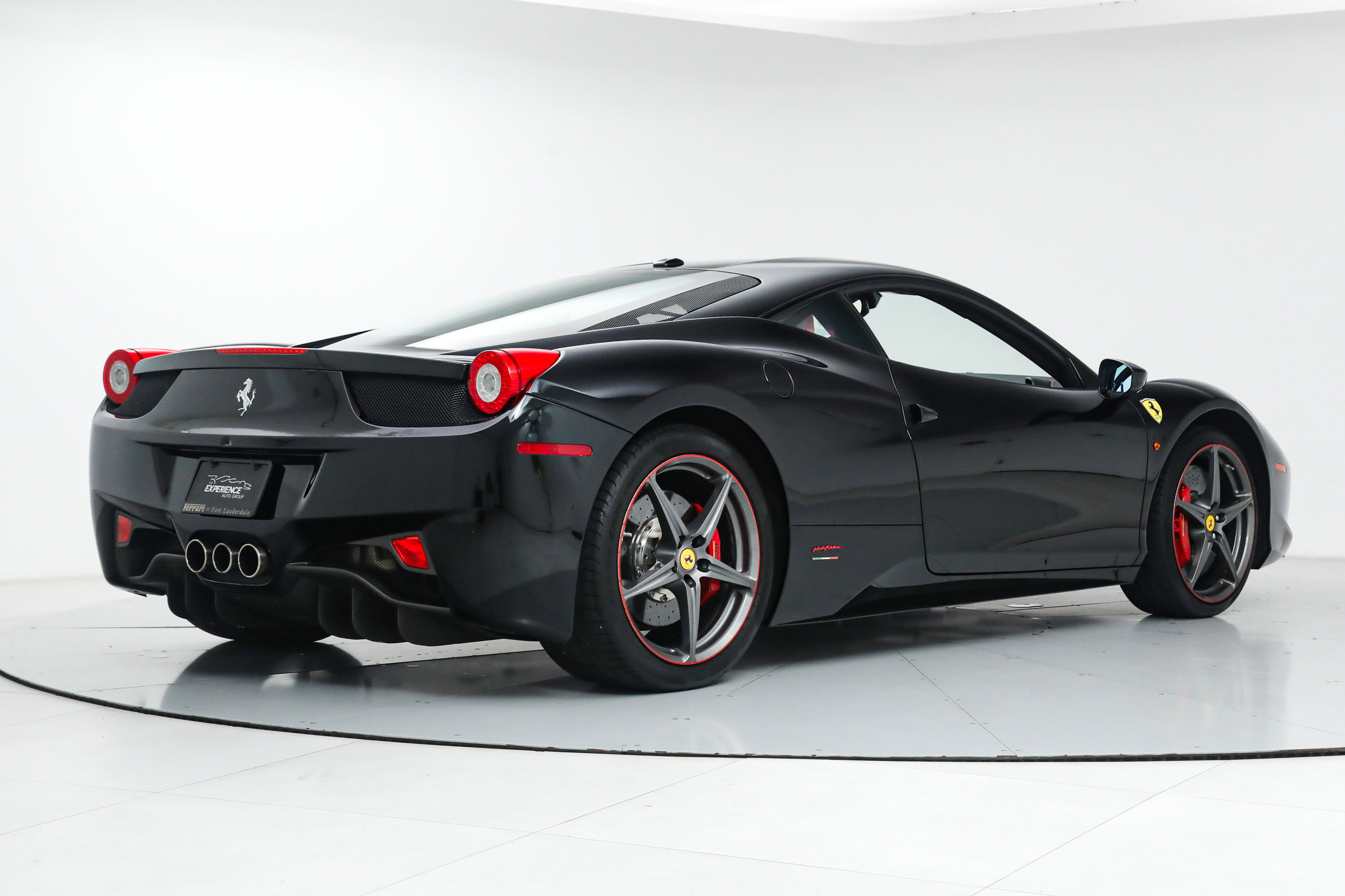 Used 2014 Black Ferrari  image 3