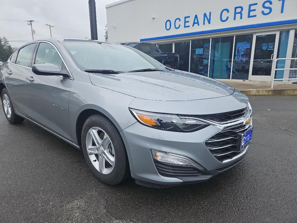 2025 Chevrolet Malibu LS photo 2