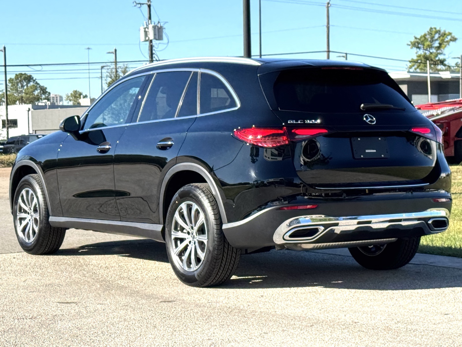 2026 Mercedes Benz GLC 300 photo 4