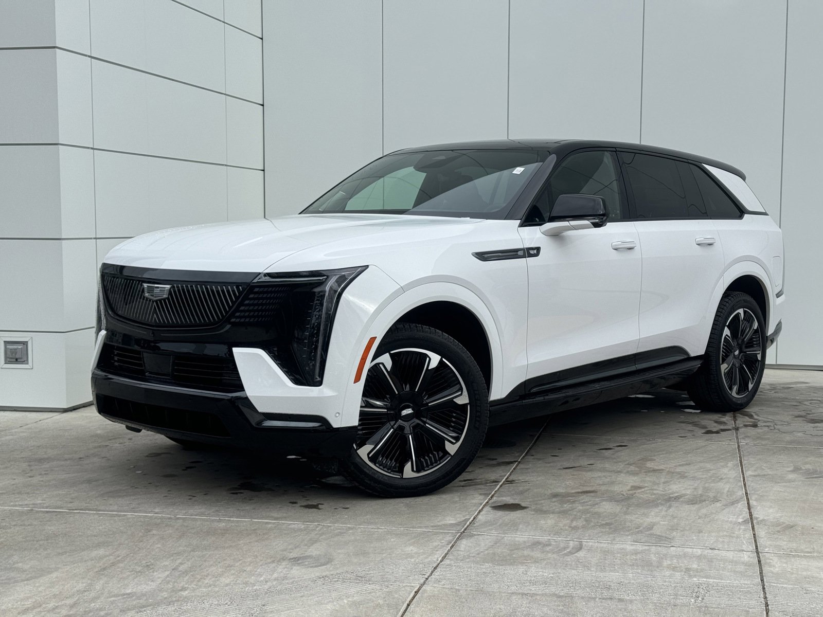 2025 Cadillac Escalade IQ Sport photo 2