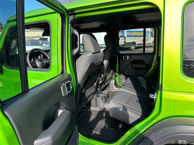 2025 Jeep Wrangler Rubicon photo 12