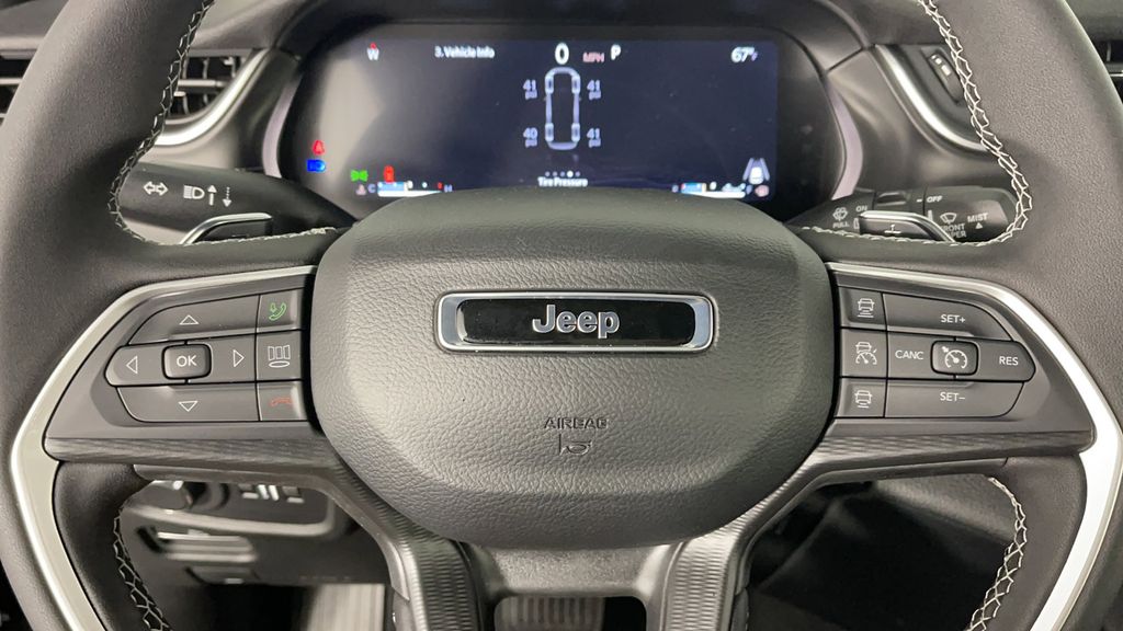 2025 Jeep Grand Cherokee Laredo X photo 22