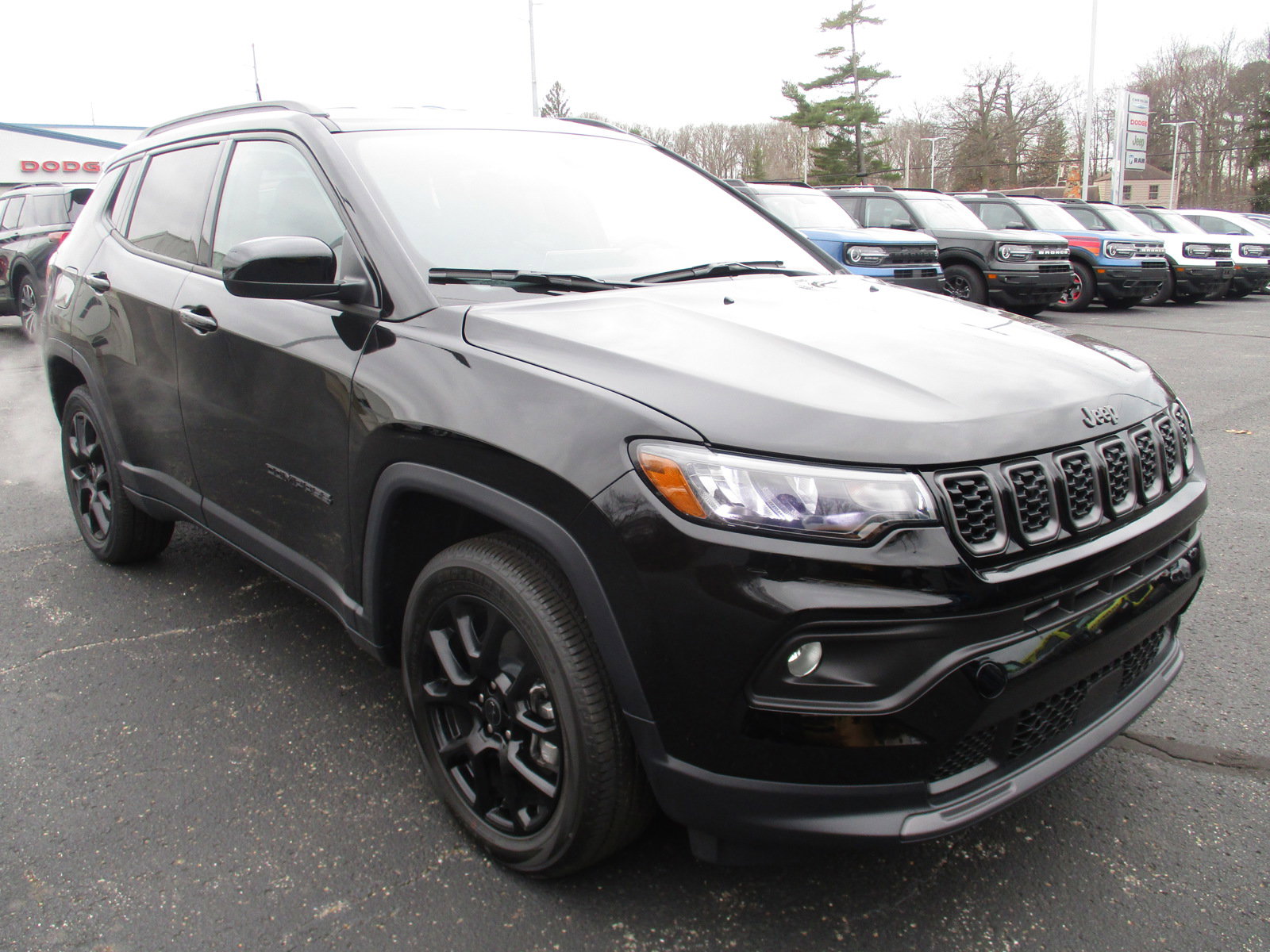 2025 Jeep Compass Latitude photo 2