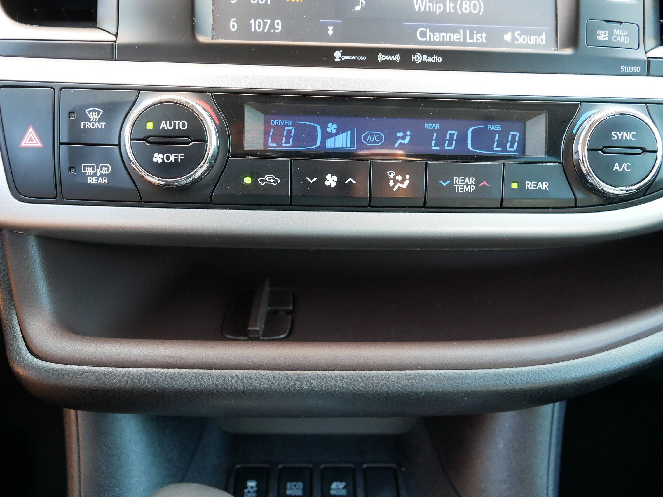 2019 Toyota Highlander Hybrid XLE photo 20