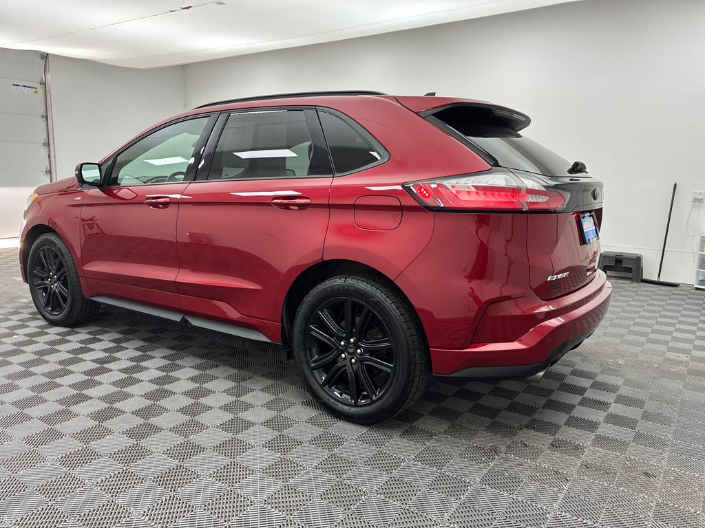 2020 Ford Edge ST photo 4