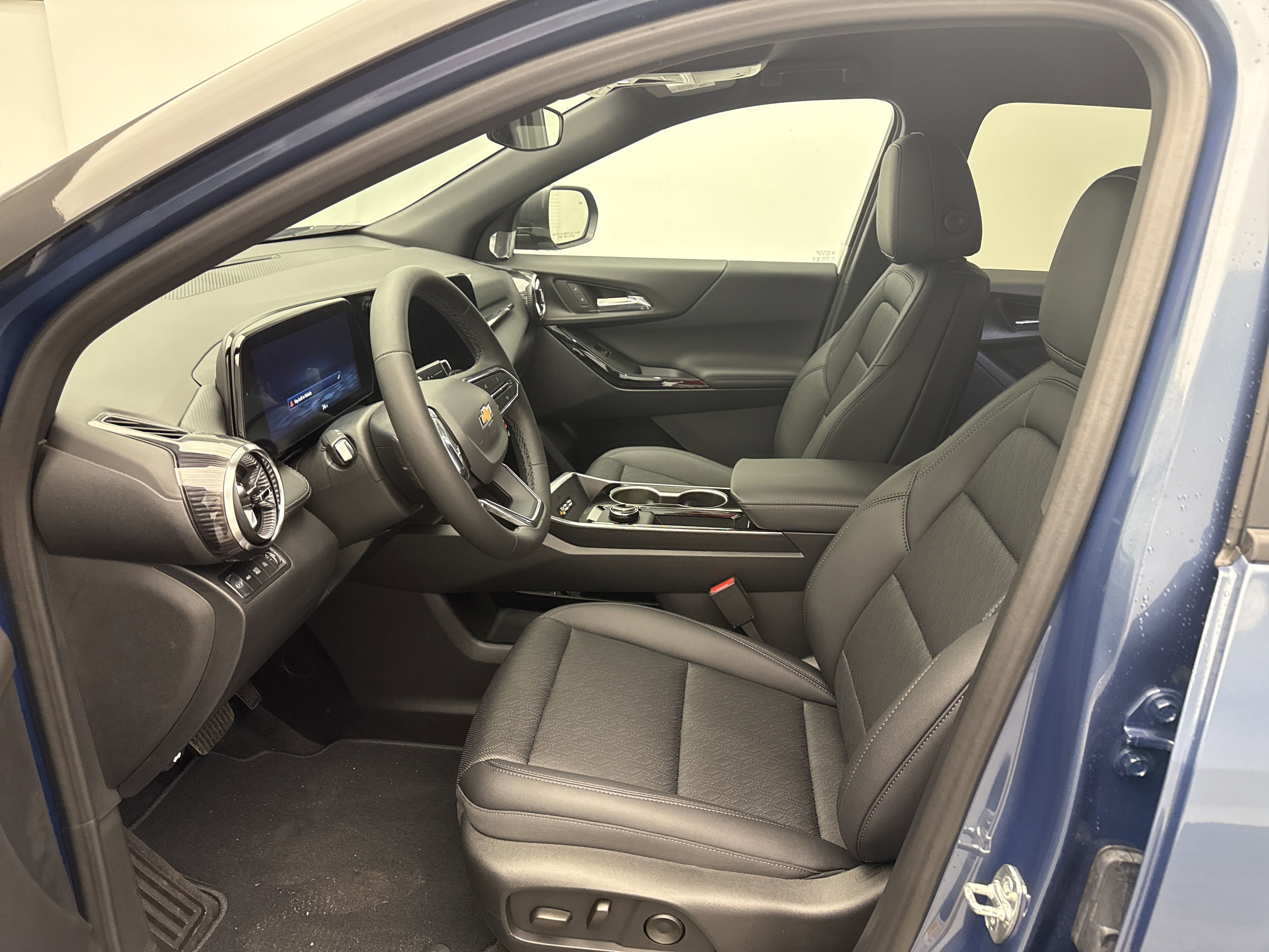 2026 Chevrolet Equinox LT photo 19