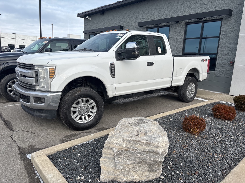 2019 Ford F-350 Super Duty XL's photo